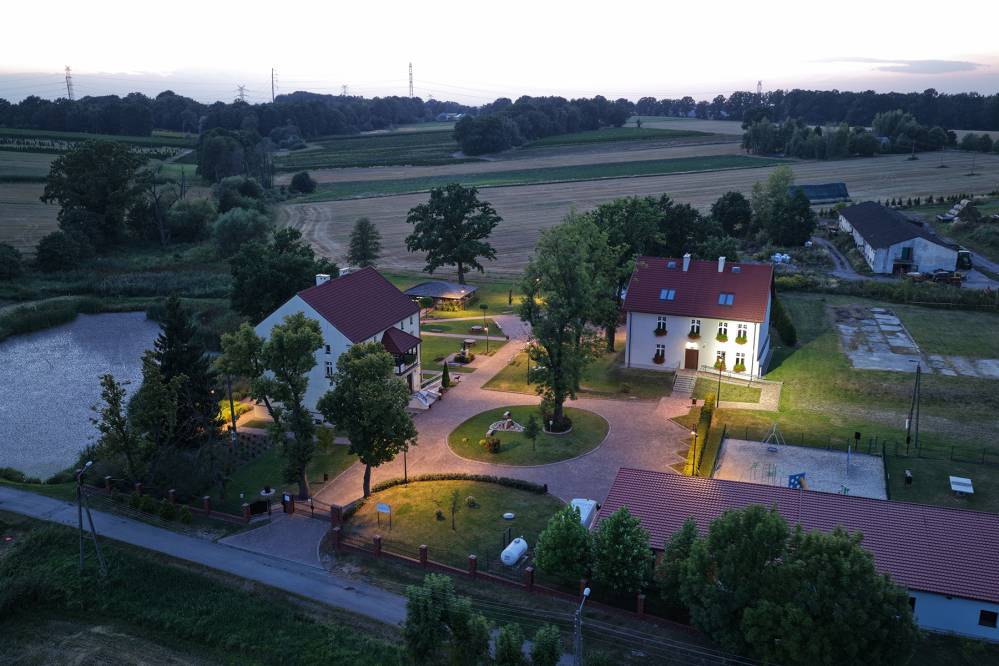 Dwór w Łukowie Śląskim